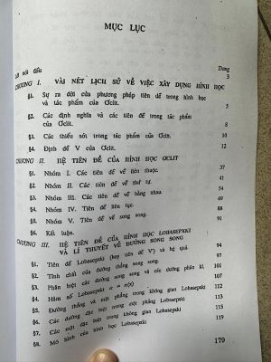 XÂY DỰNG HÌNH HỌC BẰNG PHƯƠNG PHÁP TIÊN ĐÊ - Nguyễn Mộng Hy